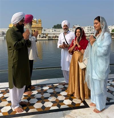 ਫਿਲਮ “ਦਿ ਗ੍ਰੇਟ ਪੰਜਾਬ ਰੌਬਰੀ” ਦੀ ਰਿਲੀਜ਼ ਤੋਂ ਪਹਿਲਾਂ ਸ੍ਰੀ ਹਰਿੰਮਦਰ ਸਾਹਿਬ ਵਿਖੇ ਨਤਮਸਤਕ ਹੋਏ ਰਾਜ ਕੁੰਦਰਾ