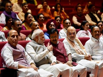 पीएम मोदी ने NDA संसदीय दल की ‘मंगल मिलन’ बैठक में लिया हिस्सा
