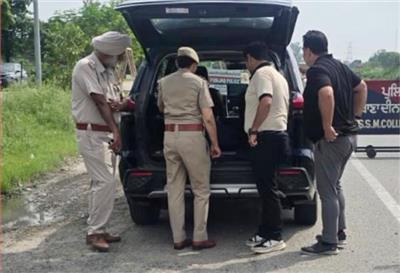 ਪੰਜਾਬ 'ਚ ਜਾਰੀ ਹੋਇਆ ਰੈੱਡ ਅਲਰਟ, ਪੁਲਸ ਨੇ ਕਈ ਜ਼ਿਲ੍ਹਿਆਂ 'ਚ ਕੀਤੀ ਭਾਰੀ ਨਾਕਾਬੰਦੀ