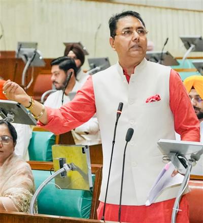 नोटबंदी की तरह ही है E20; दावे बड़े पर सबूत कोई नहीं: अमन अरोड़ा