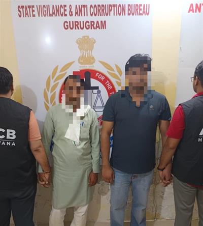 बिजली बिल संशोधन और नया मीटर लगाने के नाम पर ₹5,000 रिश्वत लेते DHBVN का क्लर्क और लाइनमैन गिरफ्तार