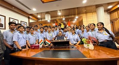 मॉडर्न पब्लिक स्कूल दिल्ली के विद्यार्थियों ने किया हरियाणा विधानसभा का भ्रमण