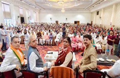 नेहरू ने सत्ता के लिए देश बांटा, इंदिरा ने कुर्सी बचाने के लिए लोकतंत्र कुचला - डा. अर्चना गुप्ता