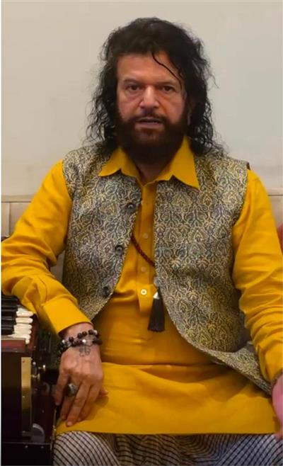 ਪਦਮਸ਼੍ਰੀ ਹੰਸਰਾਜ ਹੰਸ ਨੇ ਕੀਤਾ ਕਮਬੈਕ ! 'ਆਜਾ ਦੋਵੇਂ ਨੱਚੀਏ' ਗੀਤ ਕਰ ਰਿਹੈ ਟ੍ਰੈਂਡ