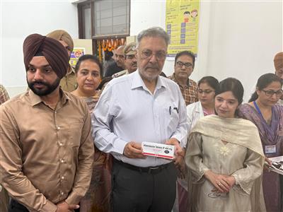 स्वास्थ्य मंत्री डॉ. बलबीर सिंह ने पेट के कीड़ों से मुक्ति के लिए मोहाली से राज्य स्तरीय अभियान की शुरुआत