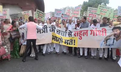 एनडीए सांसदों का संसद में विरोध मार्च, राहुल गांधी पर दोहरे मापदंड का आरोप