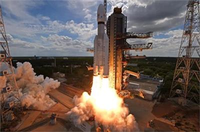 6 ਸਾਲਾਂ 'ਚ 300 ਸੈਟੇਲਾਈਟ ਲਾਂਚ ਕਰੇਗਾ ISRO ! ਭਾਰਤ ਨੇ ਸਪੇਸ ਵੱਲ ਮਾਰੀ ਵੱਡੀ ਛਲਾਂਗ
