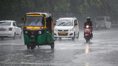 Monsoon: बादलों की आवाजाही के बीच दिल्ली में पूरे सप्ताह जारी रहेगी हल्की बारिश