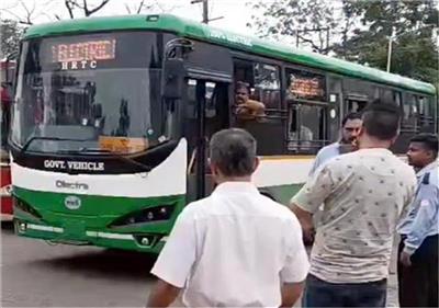 HRTC की नई इलैक्ट्रिक बस को चंडीगढ़ में रोका, कंडक्टर यूनियन ने CTU को दे डाली ये बड़ी चेतावनी