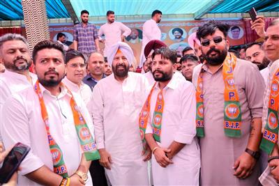 भाजपा को मिला बड़ा बल, सैकड़ों युवा भाजपा में शामिल; प्रदेश अध्यक्ष केवल सिंह ढिल्लों ने किया स्वागत