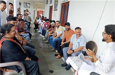Hamirpur: कांग्रेस नेताओं का वंदे मातरम् के गायन को रुकवाने का प्रयास दुर्भाग्यपूर्ण : अनुराग