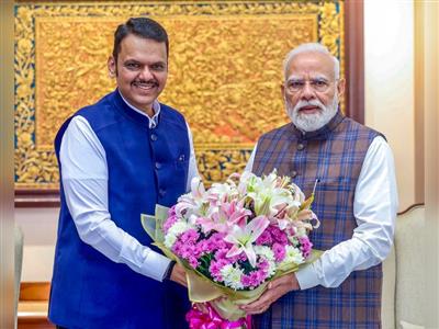 महाराष्ट्र के मुख्यमंत्री फडणवीस की पीएम मोदी से मुलाकात, इन मुद्दों पर हुई चर्चा