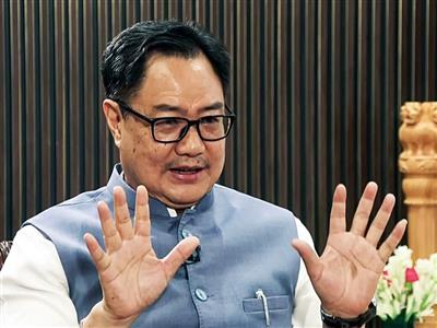 'कॉकरोच प्रोटेस्ट में किसी की हड्डी नहीं टूटी’, रिजिजू ने ‘गोली चलने' के दावे को किया खारिज