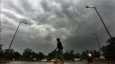 दिल्ली एनसीआर में बारिश और बादलों की आवाजाही जारी, दिन के समय मौसम सुहावना