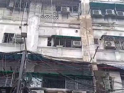 कोलकाता के होटल में भीषण आग : बच्चे समेत नौ लोगों की मौ*त, छह लोग अस्पताल में भर्ती