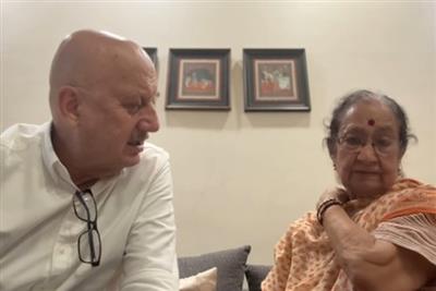 अनुपम खेर ने मां दुलारी की वापसी पर किया खास पोस्ट, बताया दिल का हाल