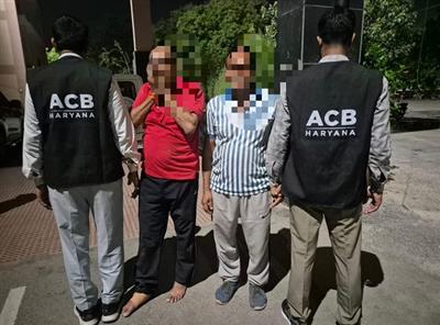 ₹8,000 रिश्वत लेते बिचौलिया रंगे हाथों गिरफ्तार, पुलिस उप निरीक्षक भी पकड़ा