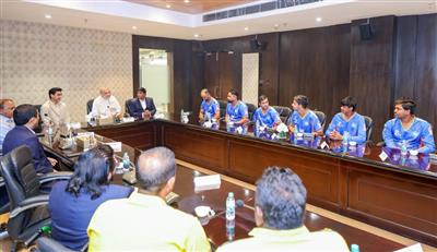 इंग्लैंड में शानदार जीत के बाद दिव्यांग क्रिकेट टीम से मिले अमित शाह