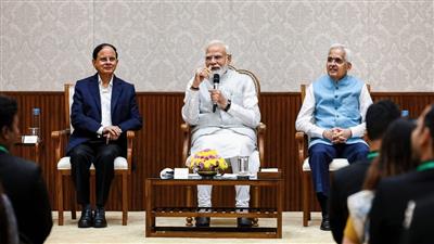 भारत की सभ्यतागत विशिष्टताओं को तकनीक और नवोन्मेष से जोड़ें : पीएम मोदी