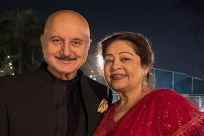 अनुपम खेर और किरण खेर ने मनाई 41वीं सालगिरह, एक्टर बोले-आपसी सम्मान है सबसे जरूरी