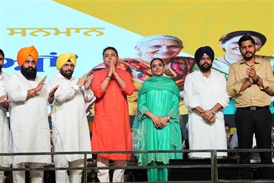 राखी के त्यौहार पर भगवंत सिंह मान ने निभाया ‘भाई’ का फर्ज, 1.37 लाख सत्कार सखियों के खातों में डाली सम्मान राशि