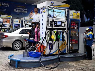 E10 पेट्रोल मिलेगा या नहीं? BPCL चीफ अपने बयान से पलटे, सरकार ने भी दी सफाई