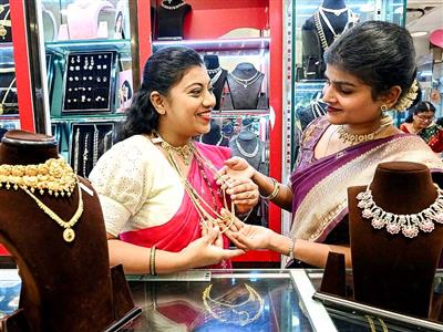 लगातार चौथे सत्र में टूटा सोना, पिछले 4 दिनों में एमसीएक्स पर 2.37 प्रतिशत सस्ता हुआ भाव