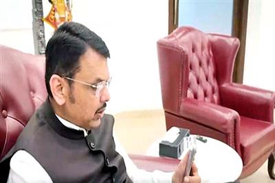 कैलाश मानसरोवर से लौट रहे 37 श्रद्धालुओं को सीएम फडणवीस ने दिलाई मदद
