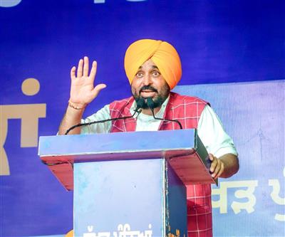मुख्यमंत्री भगवंत सिंह मान का बहनों को रक्खड़ पुन्निया का तोहफा: 5.30 लाख महिलाओं के बैंक खातों में 181.50 करोड़ रुपए की ‘सम्मान राशि’ भेजी