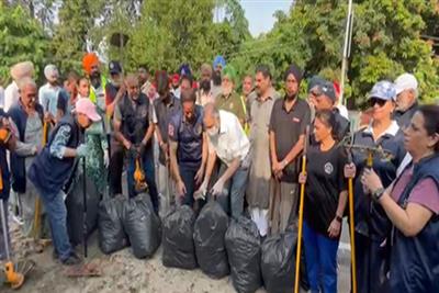 'मेरा पटियाला, मैं ही संवारूं’ अभियान की शुरुआत, स्वास्थ्य मंत्री डॉ. बलबीर सिंह ने सड़क पर उतरकर की सफाई