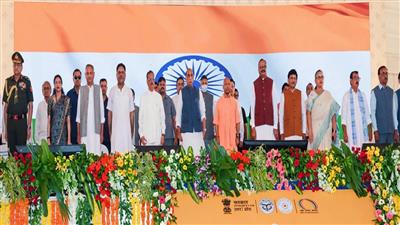 लखनऊ छावनी को मिलेंगी आधुनिक सुविधाएं, राजनाथ सिंह और योगी आदित्यनाथ ने 100 करोड़ रुपए से अधिक की 14 परियोजनाओं की रखी नींव