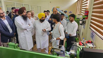 ਪੰਜਾਬ ਸਰਕਾਰ ਵੱਲੋਂ ਪੰਜ ਸਰਕਾਰੀ ਪੌਲੀਟੈਕਨਿਕ ਕਾਲਜਾਂ ਵਿੱਚ ਇਨੋਵੇਸ਼ਨ ਲੈਬਜ਼ ਦੀ ਸਥਾਪਨਾ ਨਾਲ ਤਕਨੀਕੀ ਸਿੱਖਿਆ ਨੂੰ ਮਿਲੀ ਨਵੀਂ ਦਿਸ਼ਾ : ਹਰਜੋਤ ਸਿੰਘ ਬੈਂਸ
