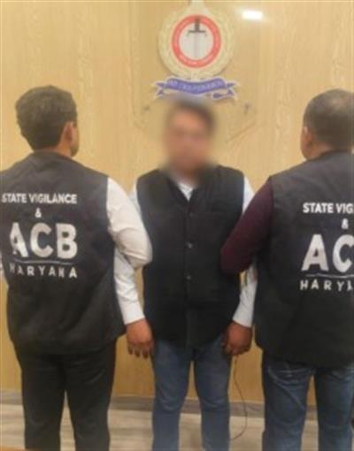 4 लाख की रिश्वत मांगने के आरोपी ईएसआई के खिलाफ चार्जशीट दाखिल, 2 लाख लेते रंगे हाथ पकड़ा था