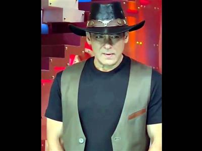 Bigg Boss 20 के सेट से वायरल हुआ सलमान खान का लुक, पहली बार 'काउबॉय' अंदाज में आएंगे नजर, फैंस हुए एक्साइटेड