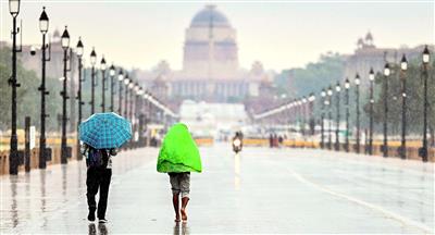 दिल्ली-एनसीआर में बारिश का दौर जारी, मौसम हुआ सुहावना