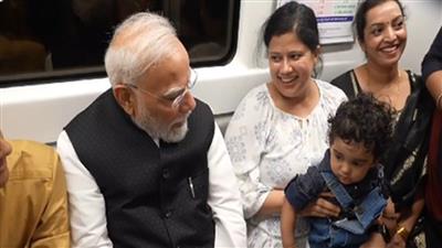 मेट्रो में बच्चों संग पीएम मोदी की खास बातचीत, जन्माष्टमी से किताबों तक छिड़ी चर्चा