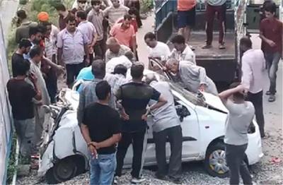 चंबा में बड़ा हादसा, अनियंत्रित होकर खाई में गिरी ऑल्टो कार...उड़े परखच्चे; चालक की मौके पर मौ*त