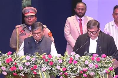 जस्टिस अश्वनी कुमार मिश्रा ने पंजाब और हरियाणा हाईकोर्ट के मुख्य न्यायाधीश के तौर पर ली शपथ, समारोह से शामिल नहीं हुए सीएम मान