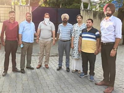 40 हजार रुपये रिश्वत लेते सहायक-सब इंस्पेक्टर विजिलेंस ब्यूरो ने किया काबू
