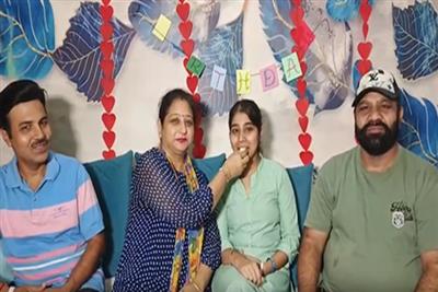 पंजाब बीबीए टॉपर बनीं निहारिका, पिता बोले- बेटी ने गर्व से सिर ऊंचा किया