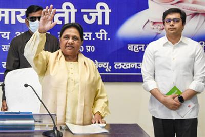 'आकाश आनंद अब बसपा से पूरी तरह आजाद', मायावती ने अपने भतीजे को किया पार्टी से निष्कासित