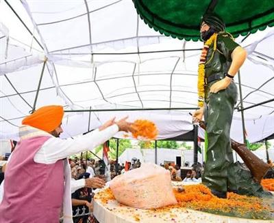 मुख्यमंत्री नायब सिंह सैनी ने कारगिल युद्ध के अमर शहीद नायक मलकीत सिंह को दी श्रद्धांजलि