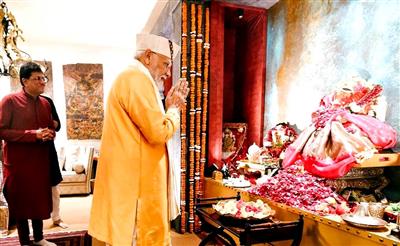 गणेश चतुर्थी के अवसर पर पीएम मोदी ने किए गणपति दर्शन, पीयूष गोयल के घर पर पूजा-अर्चना में लिया हिस्सा