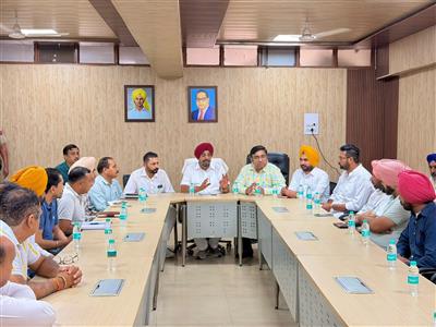 एम एल ए रंधावा द्वारा धान की आवक के मद्देनज़र मंडियों में प्रबंधों की समीक्षा