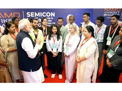 पीएम मोदी ने SEMICON India 2026 प्रदर्शनी का दौरा किया, प्रतिभागियों से की बातचीत