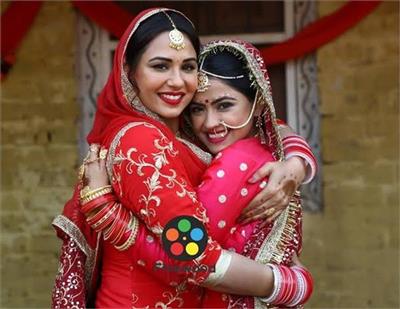 ਸਿੰਮੀ ਚਾਹਲ ਤੇ ਮੈਂਡੀ ਤੱਖਰ ਦੀ 9 ਸਾਲ ਬਾਅਦ ਮੁੜ ਬਣੀ ਜੋੜੀ, ‘ਟੁੱਟ ਪੈਣੀ ਇੰਗਲਿਸ਼ ਨੇ’ ’ਚ ਇਕੱਠੀਆਂ ਆਉਣਗੀਆਂ ਨਜ਼ਰ