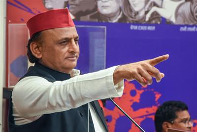 नफरत की राजनीति से समाज बांट रही भाजपा : अखिलेश यादव
