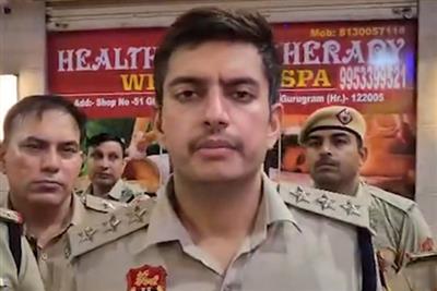 गुरुग्राम के सेक्टर-90 में सफायर 90 मॉल के 18 स्पा सेंटर्स पर बड़ी छापेमारी, 40 से अधिक लोग हिरासत में