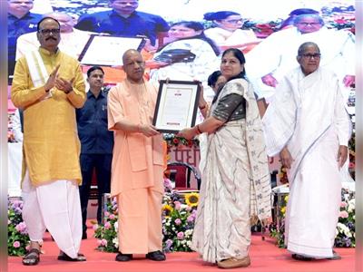 नियुक्ति पत्र के बाद शिक्षक से पैसे मांगे तो जेल में सड़ना पड़ेगा : मुख्यमंत्री योगी