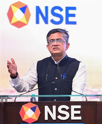 NSE शेयर की कमजोर शुरुआत, इश्यू प्राइस से सिर्फ 0.84% ऊपर 1,800 रुपये पर लिस्टिंग